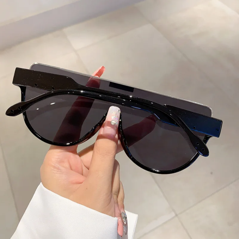 Luxury Brand Designer Half Frame Oversized Sunglasses Women for Men Vintage Fashion Sun Glasses Trendy Punk One Piece Shades