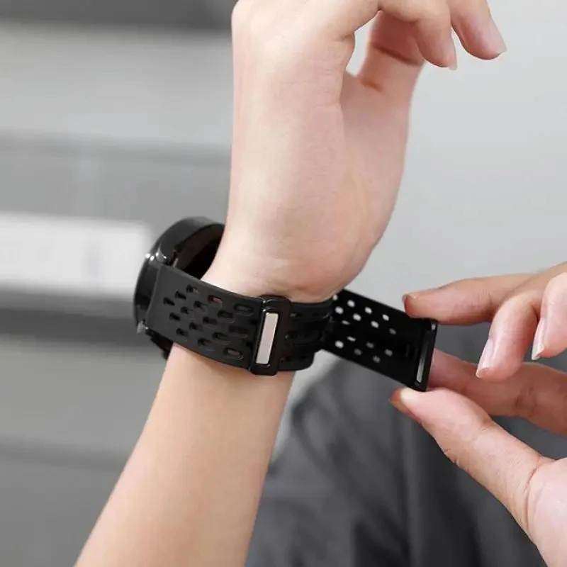 20mm 22mm Hole Silicone Magnetic strap for Samsung Galaxy Watch 6 4 classic bracelet for Samsung Watch 5pro Active2 Gear S3 Band 20mm 22mm Hole Silicone Magnetic strap for Samsung Galaxy Watch 6 4 classic bracelet for Samsung Watch 5pro Active2 Gear S3 Band